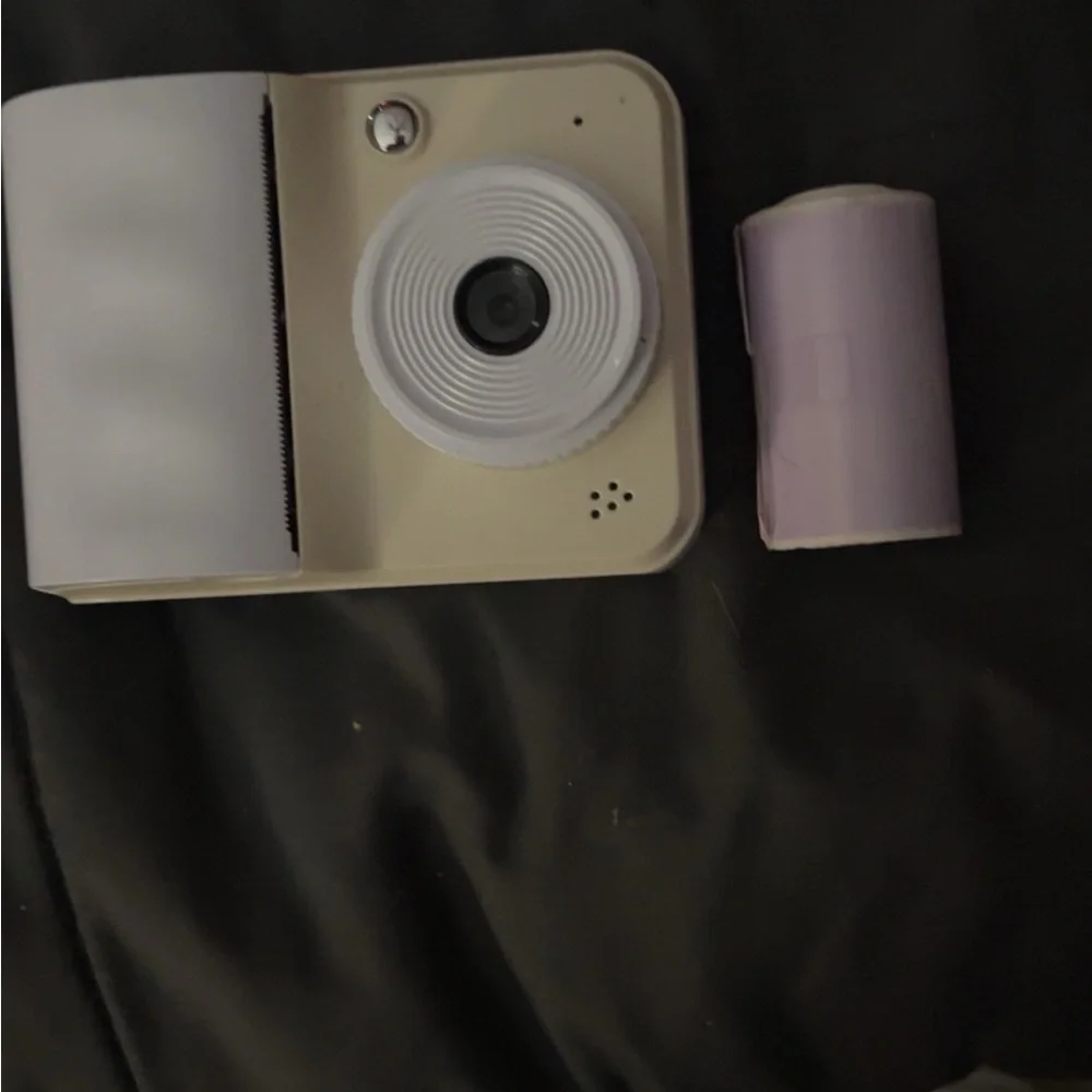 Compact Cream Instant Camera - Picture 2 of 2